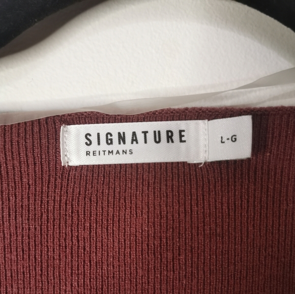 Reitmans V-Neck Sweater - Picture 4 of 5